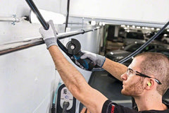 Professional 12V System Akku Winkelschleifer GWS 12V-76 (inkl. 2x 3.0Ah Akku, Schnellladegerät GAL 1230 CV, 1x Carbide Multi Wheel, 2x Trennscheibe